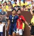 Marquinhos leva cartão amarelo em jogo contra o Egito  Foto: Getty Images