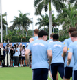 Membros da imprensa fotografam os jogadores da Inglaterra durante um treino no centro de treinamento da seleção inglesa para a Copa do Mundo de 2026, em 9 de junho de 2026, em West Palm Beach, Flórida.  Foto: Eddie Keogh - The FA/The FA via Getty Images