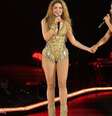 Shakira cantará na cerimônia de abertura no México, enquanto Anitta participa do evento nos EUA  Foto: Kevin Mazur/Kevin Mazur/Getty Images for Shakira / BBC News Brasil