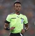 Omar Abdulkadir Artan é considerado um dos principais nomes da arbitragem africana e, em 2025, foi eleito o melhor árbitro masculino do continente  Foto: Getty Images