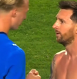 Uma interação entre Lionel Messi e o atacante islandês Daniel Gudjohnsen chamou a atenção logo após a partida vencida pela Argentina  Foto: Reprodução/X