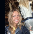 Chloe Christina Smith, de 25 anos, morreu após cavalo empinar durante salto  Foto: Reprodução