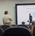 Momento em que palestrante foi exposto durante evento no Piauí repercutiu nas redes sociais  Foto: Reprodução/Redes sociais