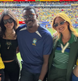Anitta e amigos famosos no jogo do Brasil  Foto: Reprodução/Instagram
