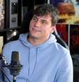 O youtuber Gaspi durante entrevista a um podcast em 2025; argentino morreu em acidente de helicóptero no Rio de Janeiro, em 14 de junho de 2026.  Foto: @The Wild Project via YouTube / Estadão