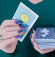 Confira as diferenças entre tarot e baralho cigano Foto: Shutterstock / João Bidu