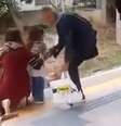 Vídeo mostra homem retirando a menina dos trilhos após a passagem do trem; ViaMobilidade diz estudar medidas para reduzir o vão entre a plataforma e a composição  Foto: Reprodução/Instagram