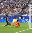 Abdulelah Al-Amri marca para a Arábia Saudita contra Uruguai  Foto: Lars Baron/Getty Images