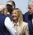 Giorgia Meloni e Donald Trump cumprimentam Narendra Modi no G7  Foto: ANSA / Ansa - Brasil