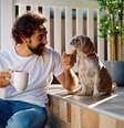 Conquistar a confiança do cachorro é um dos passos mais importantes para garantir o bem-estar do animal Foto: Drazen Zigic | Shutterstock / Portal EdiCase