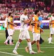 Jogadores do Irã após empate em 2 a 2 contra a Nova Zelândia, pelo grupo G da Copa do Mundo   Foto: Dean Mouhtaropoulos/Getty Images / Esporte News Mundo
