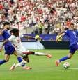 Madueke, da Inglaterra, sofreu o pênalti contra a Croácia  Foto: Richard Pelham/Getty Images