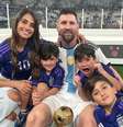 Antonela Roccuzzo, Messi e os filhos  Foto: Reprodução | Instagram
