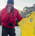 Camisa da Seleção amanhece congelada em cidade que atingiu temperaturas negativas nesta madrugada, 19  Foto: Reprodução/Instagram/@monteverdeoficial