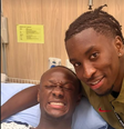 Koné no hospital com Bombito  Foto: Reprodução/Instagram