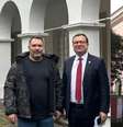 Príncipe Dom Pedro Thiago ao lado do advogado Dr. Fabrizio Bon Vecchio; disputa envolve o histórico Palácio do Grão-Pará, em Petrópolis (RJ)  Foto: Divulgação/Vecchio & Associados Advocacia/A Casa Senhorial