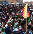 Reunião de líderes dos "Ponchos Vermelhos" para discutir o futuro dos protestos que já duram mais de seis semanas em Tilata, departamento de La Paz, Bolívia, em 18 de junho de 2026.  Foto: AFP - AIZAR RALDES / RFI