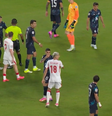 Almiron com a mão na boca em campo  Foto: Reprodução/Globo