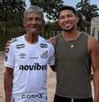 Adonis Frías reencontrou amigos do futebol na cidade de Florencio Varela - Foto: Reprodução redes sociais / Jogada10