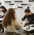Construir uma carreira sólida no mercado das unhas exige disciplina, atualização e capacidade de adaptação Foto: Nina Lishchuk | Shutterstock / Portal EdiCase