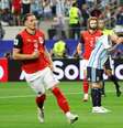 Messi desperdiçou pênalti diante da Áustria –  Foto: Michael Steele/Getty Images / Jogada10