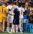As pausas para hidratação na Copa do Mundo estão sendo tratadas como tempos técnicos pelas equipes e como uma máquina de fazer dinheiro por algumas emissoras  Foto: Getty Images / BBC News Brasil