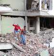 População tenta escapar de escombros após terremotos na Venezuela  Foto: ANSA / Ansa - Brasil