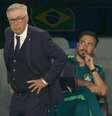 Davide Ancelotti antes da entrada de Neymar contra a Escócia.  Foto: Reprodução/ Redes Sociais