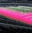 Luzes de LED iluminam os gramados para ajudar na recuperação entre jogos da Copa do Mundo.  Foto: Getty Images