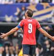 Harry Kane usa 'aliança de esparadrapo' para homenagear a esposa, Katie Goodland  Foto: Harry Langer/DeFodi Images/DeFodi via Getty Images