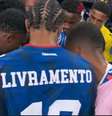 Jogadores de Cabo Verde acompanharam o final do jogo entre Espanha e Uruguai  Foto: Reprodução
