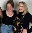 Natasha, Gemma e Helen se tornaram inseparáveis desde que descobriram ser irmãs  Foto: Sperm Sisters / BBC News Brasil