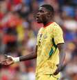 Jogador da Inglaterra, Spence, não apertou a mão de Partey - Foto: Reprodução / Jogada10