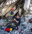 Equipes tentam resgatar menino de 9 anos preso sob escombros na Venezuela  Foto: ANSA / Ansa - Brasil