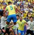Cabeceio de Casemiro no gol de empate do Brasil.  Foto: Werther Santana/Estadao / Estadão