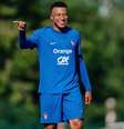 Haaland puxa a fila durante o treino da Noruega. Nesta terça, os escandinavos enfrentam a Costa do Marfim. Um deles enfrentará o Brasil nas oitavas. Foto: Justin Setterfield/Getty Images / Jogada10