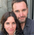 Nem a atriz nem o músico comentaram publicamente a informação até o momento  Foto: X/@@PopBase / Famosos e Celebridades