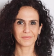 Malu Gaspar tem 52 anos e acumula experiências em grandes veículos de imprensa em sua trajetória  Foto: Reprodução/Instagram/@malugaspar.jornalista