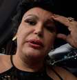 Luisa Marilac na 'live' em que mostrou a insatisfação com a estrutura do ônibus  Foto: Reprodução/YouTube @luisamarilacc
