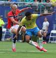 Haaland deitou e rolou contra a defesa brasileira na Copa.  Foto: Werther Santana/Estadão / Estadão