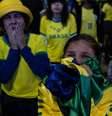 Torcedores lamentam a eliminação do Brasil da Copa do Mundo de 2026 após derrota para a Noruega nas oitavas de final, no Vale do Anhangabaú, na zona central de São Paulo, neste domingo, 5.  Foto:  BIA BORGES/O FOTOGRÁFICO/Estadão Conteúdo