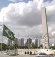Símbolo da Revolução Constitucionalista de 1932, o obelisco é o maior monumento da cidade e tem 72 metros de altura. A construção do monumento foi iniciada em 1947 e concluída em 1970. Tombado pelos conselhos estadual e municipal de preservação de patrimônio histórico, o mausoléu do Obelisco guarda os corpos de estudantes como Martins, Miragaia, Dráusio e Camargo (o M.M.D.C.) - mortos durante a Revolução de 1932 -, e de outros 713 ex-combatentes. Para homenageá-los e preservar a memória da rebelião, há cenas bíblicas e passagens da história paulista feitas com pastilhas de mosaico veneziano.  Foto: NIELS ANDREAS / Estadão