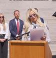Paris Hilton celebrou a notícia do fechamento do internato que frequentou na adolescência e publicou sobre o caso nas redes sociais  Foto: Reprodução/Instagram/@parishilton
