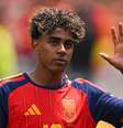 Lamine Yamal celebra classificação da Espanha diante da Bélgica - Foto: Florencia Tan Jun/Getty Images / Jogada10