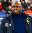 Patrick Vieira surge como alternativa, mas Pape Thiaw  segue no comando - Foto: Divulgação / Crystal Palace / Jogada10