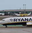 Avião da Ryanair em aeroporto de Barcelona  Foto: Jakub Porzycki/NurPhoto via Getty Images