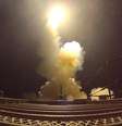 Imagem extraída de vídeo divulgado pelo comando militar dos EUA mostra ataque realizado por forças americanas no Irã. A ofensiva ocorreu durante a retomada dos confrontos entre Washington e Teerã.  Foto: via REUTERS - U.S. Central Command / RFI