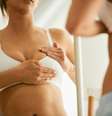 A genética pode aumentar o risco de câncer de mama, mas hábitos saudáveis continuam sendo fundamentais para a prevenção  Foto: Shutterstock / Saúde em Dia