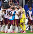Seleção da Espanha celebra gol de Pedro Porro sobre a França, nesta terça-feira, 14, pela semifinal da Copa do Mundo  Foto: Getty Images