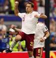 Mikel Oyarzabal comemora gol de pênalti em semifinal contra França.  Foto: Tullio Puglia/ FIFA/ Getty Images